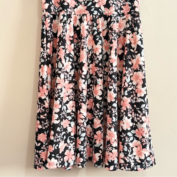 Black Flutter Sleeve A-Line Dress Pink Grey Floral & Deep V-Neck - Picture 14 of 16